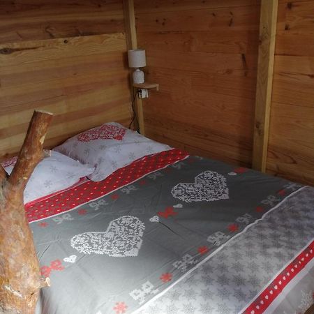 Patrice Et Chrstel Cabane En Bois Chatuzange-le-Goubet Eksteriør bilde