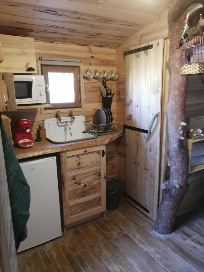 Patrice Et Chrstel Cabane En Bois Chatuzange-le-Goubet Eksteriør bilde